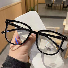 Carica l&#39;immagine nel visualizzatore di Gallery, Anti Blue Light Transparent Computer Glasses Frame Women Men Round Eyewear Glasses Optical Spectacle Eyeglass Glasses