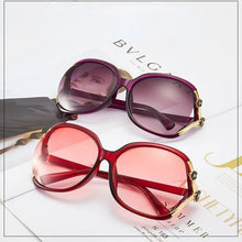 Carica l&#39;immagine nel visualizzatore di Gallery, Women Large Frame Camellia Sunglasses New European and American Metal Designer Sunglasses Woman Trend Glasses