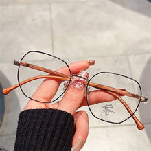 Carica l&#39;immagine nel visualizzatore di Gallery, Wood Grain Metal Frame Glasses Retro Vision Care Big Frame Flat Mirror Eyewear Ultra-light Eyeglasses Women Men