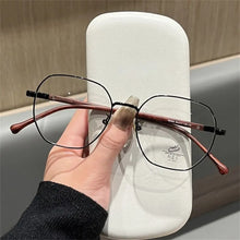 Carica l&#39;immagine nel visualizzatore di Gallery, Wood Grain Metal Frame Glasses Retro Vision Care Big Frame Flat Mirror Eyewear Ultra-light Eyeglasses Women Men