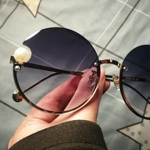 2023 Round Metal Frame Pearl Women's Sunglasses Personality Classic Elegant Marine  Sunshade Gradient Glasses