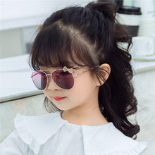 Carica l&#39;immagine nel visualizzatore di Gallery, Kids Sunglasses Metal Frame Bow Children Sun Glasses Gilrs Outdoor Goggles Party Eyewear Cute Style Eyeglasses