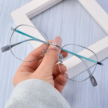 Load image into Gallery viewer, Men and women Ultralight Pure Titanium Eyeglasses Frames Full Frame Retro Myopia Glasses frame Optical Glasses Frame T3929