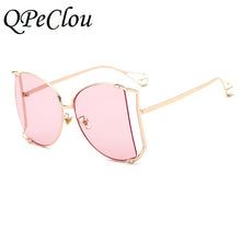 Carica l&#39;immagine nel visualizzatore di Gallery, QPeClou 2023  Pearl Sunglasses Women Oversized Metal Hollow Sun Glasses Ladies Clear Glasses Frame Spectacles