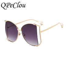 Carica l&#39;immagine nel visualizzatore di Gallery, QPeClou 2023  Pearl Sunglasses Women Oversized Metal Hollow Sun Glasses Ladies Clear Glasses Frame Spectacles